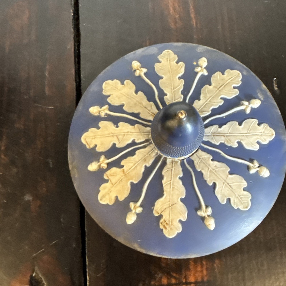 Wedgwood JASPERWARE Blue on Cream 7 1/2" Candy Jar w/Lid Acorn Finial SEE DESCRI - Picture 5 of 14